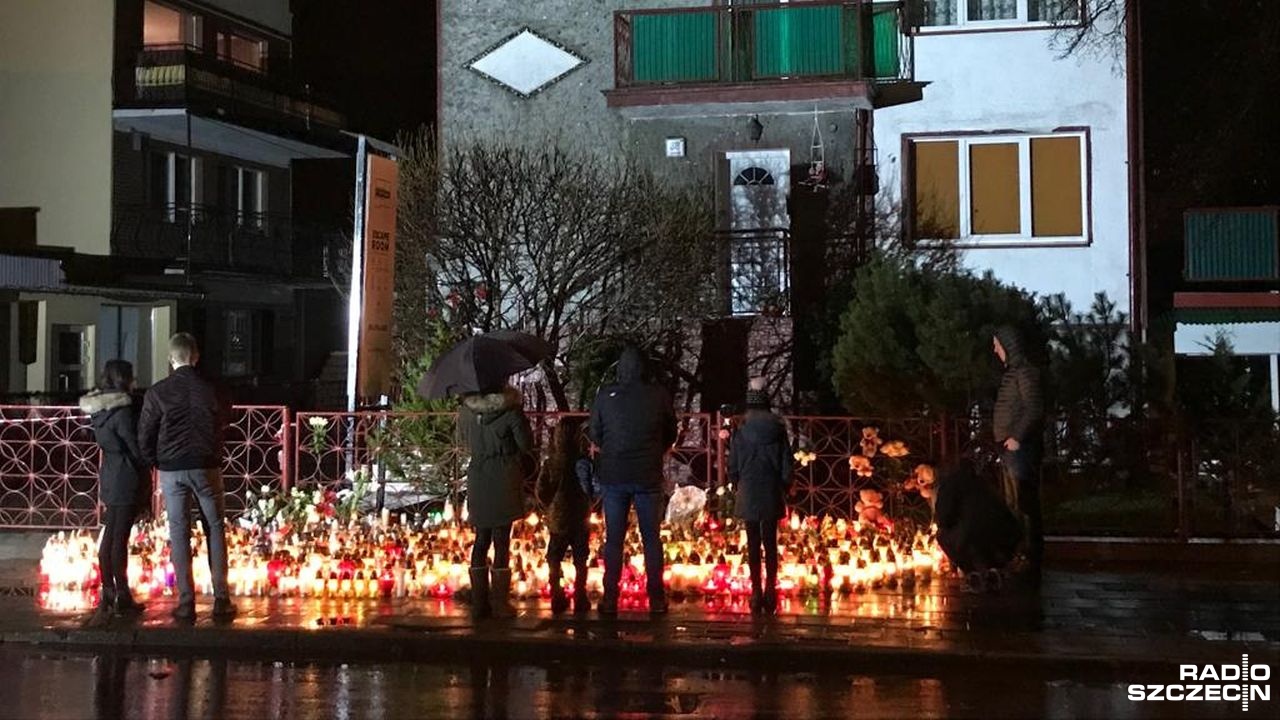 Uroczystości pogrzebowe tragicznie zmarłych gimnazjalistek z Koszalina