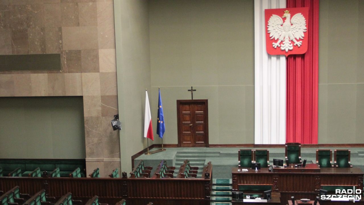 W Sejmie odbędą się w piątek konsultacje premiera Mateusza Morawieckiego z przedstawicielami klubów i kół reprezentowanych w Izbie. Tematem dyskusji mają być proponowane zmiany w prawie.