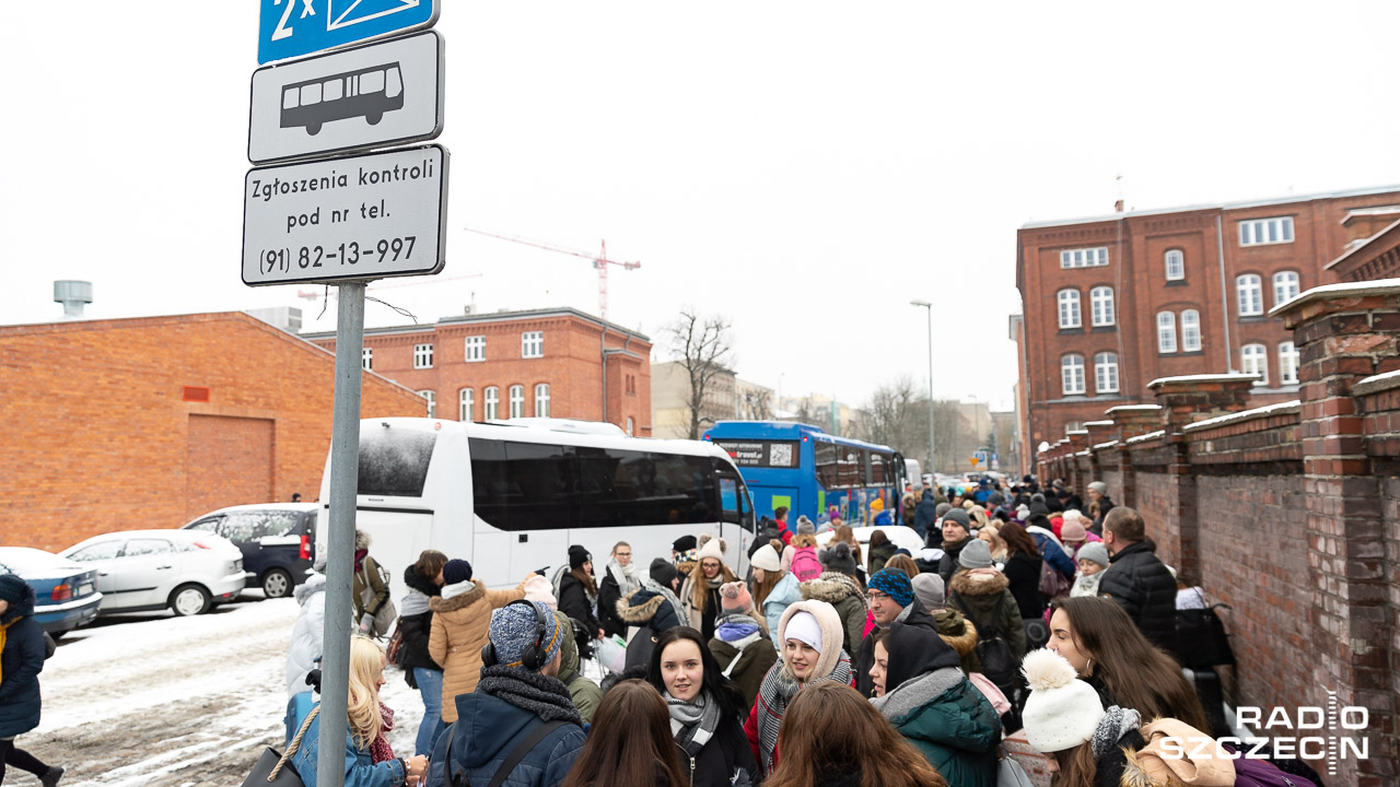 Funkcjonariusze w całym kraju będą sprawdzać stan samochodów, którymi dzieci dojeżdżają na ferie zimowe.