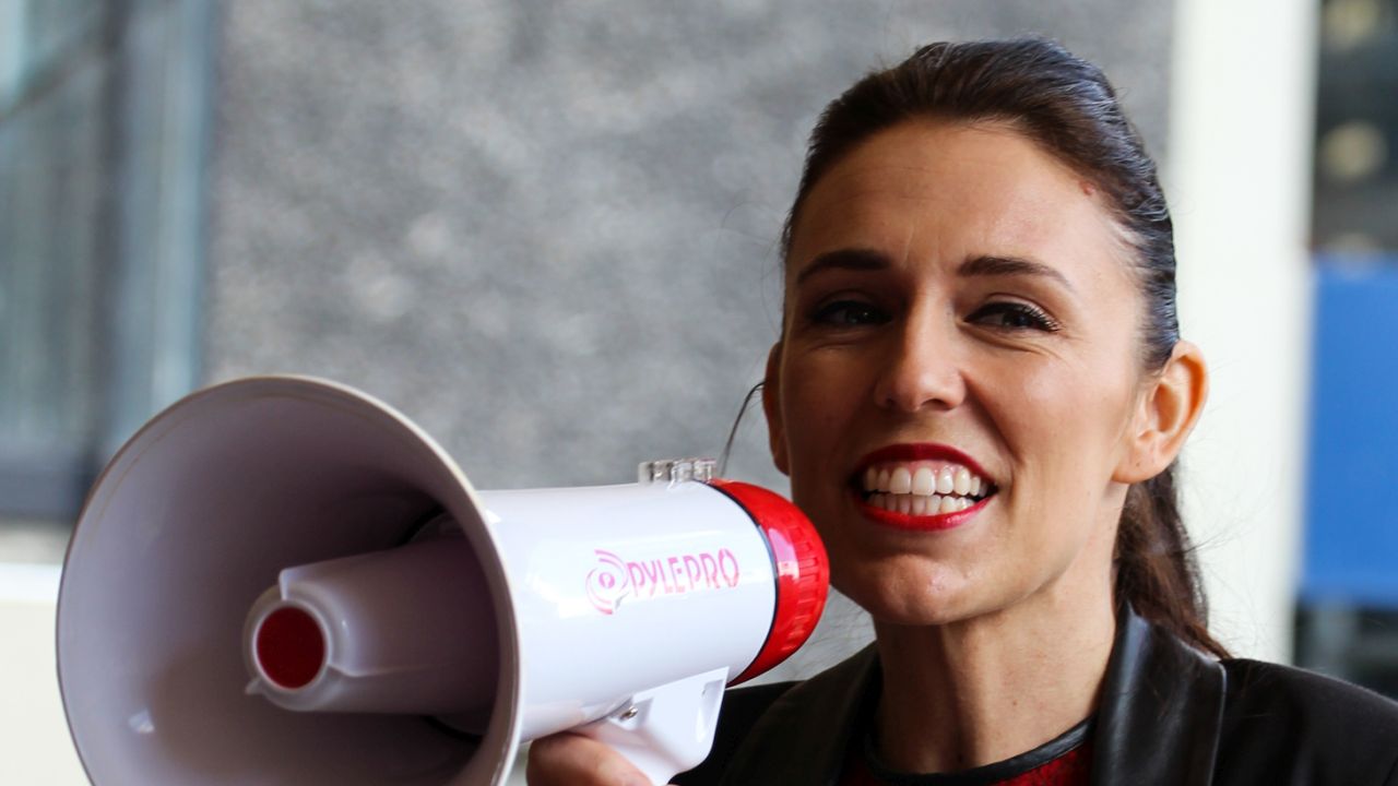 Premier Nowej Zelandii apeluje o globalną walkę z rasizmem i nienawiścią. W pierwszym wywiadzie po piątkowym zamachu w Christchurch Jacinda Ardern mówiła, że rasizm i nietolerancja jest zjawiskiem, które istnieje na całym świecie.