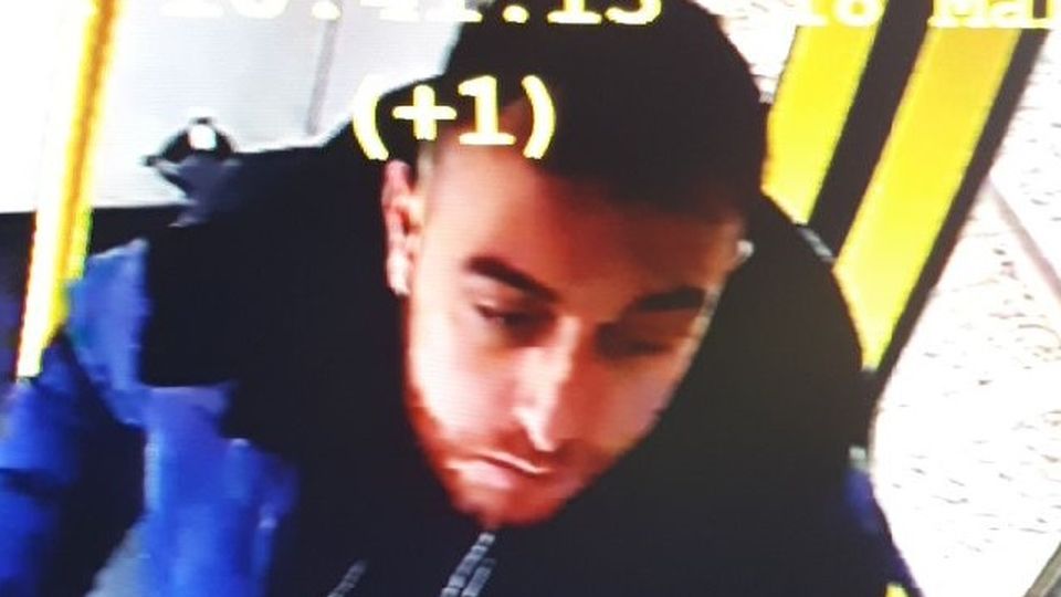 Zmarła czwarta ofiara zamachu w Utrechcie w Holandii. W poniedziałek 18 marca pochodzący z Turcji 37-letni Gkmen Tanis otworzył ogień do pasażerów tramwaju. Na miejscu zginęły 3 osoby, a 5 zostało rannych. W czwartek w wyniku odniesionych obrażeń zmarł 74-letni mężczyzna.
