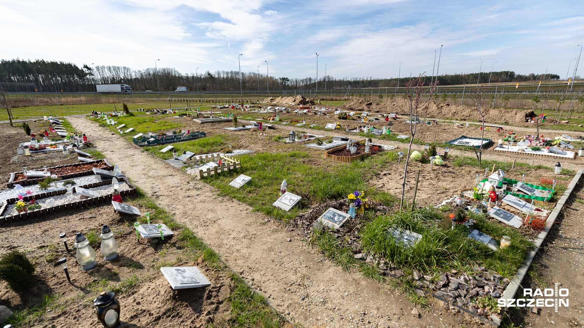 Do końca roku w Świnoujściu zacznie działać grzebowisko dla zwierząt. Poprowadzi go Tęczowa Kraina - firma, która zarządza takim samym miejscem w Szczecinie.