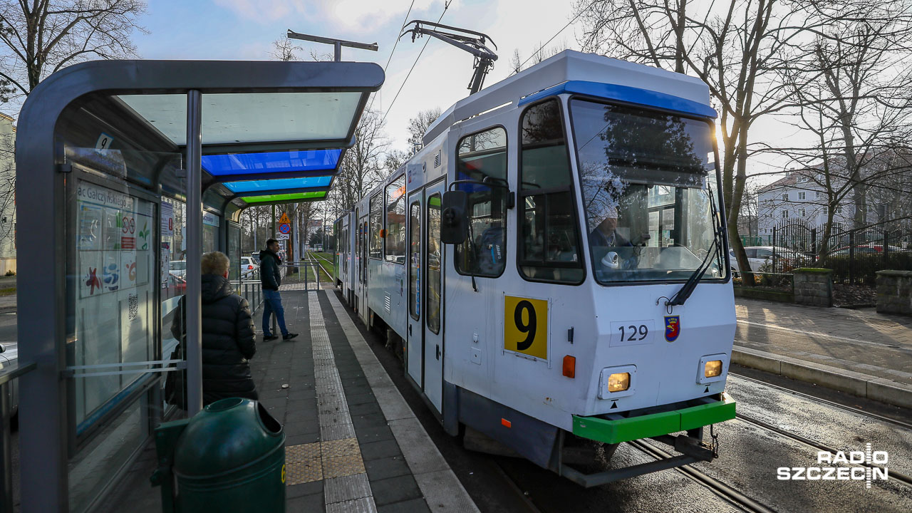 Kolejne zmiany w okolicach przebudowywanego węzła Łękno w Szczecinie. Od poniedziałku aż do odwołania, zawieszone zostało kursowanie tramwajowej dziewiątki.