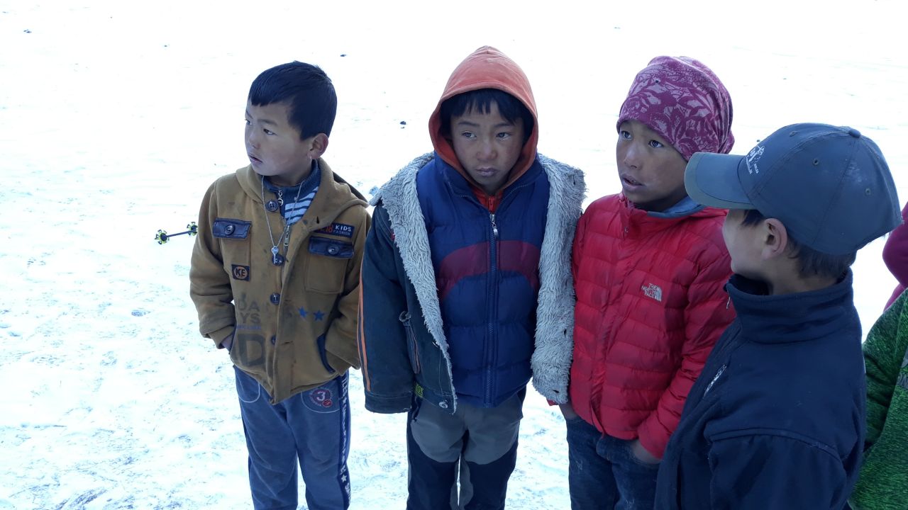 Szczecinianie pomagają dzieciom z Nepalu. Trwa zbiórka