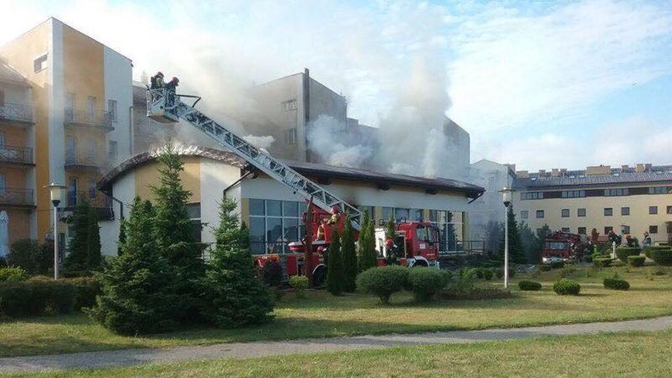 Blisko 12 godzin trwało gaszenie pożaru w Sarbinowie. Płonął tam dach basenu ośrodka wczasowego Jawor przy ul. Nadmorskiej.