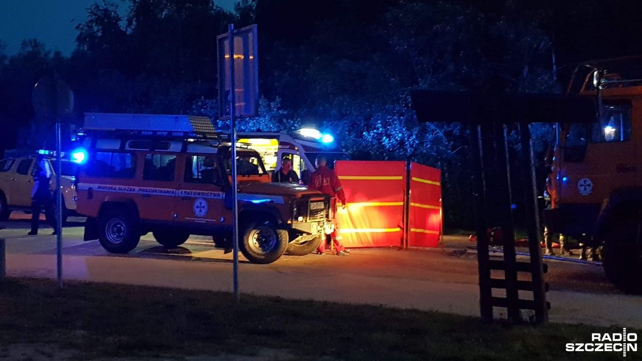 Byli doświadczonymi skoczkami z licencją, nie byli też pod wpływem alkoholu - to pierwsze ustalenia Prokuratury Rejonowej w Kołobrzegu po śmierci dwóch spadochroniarek, które w poniedziałek wieczorem, w czteroosobowej grupie skoczyły nad Bałtykiem.