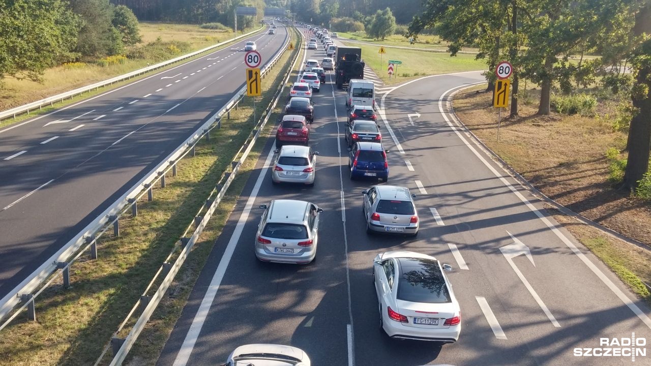 Coraz więcej utrudnień na trasie nadmorskiej.