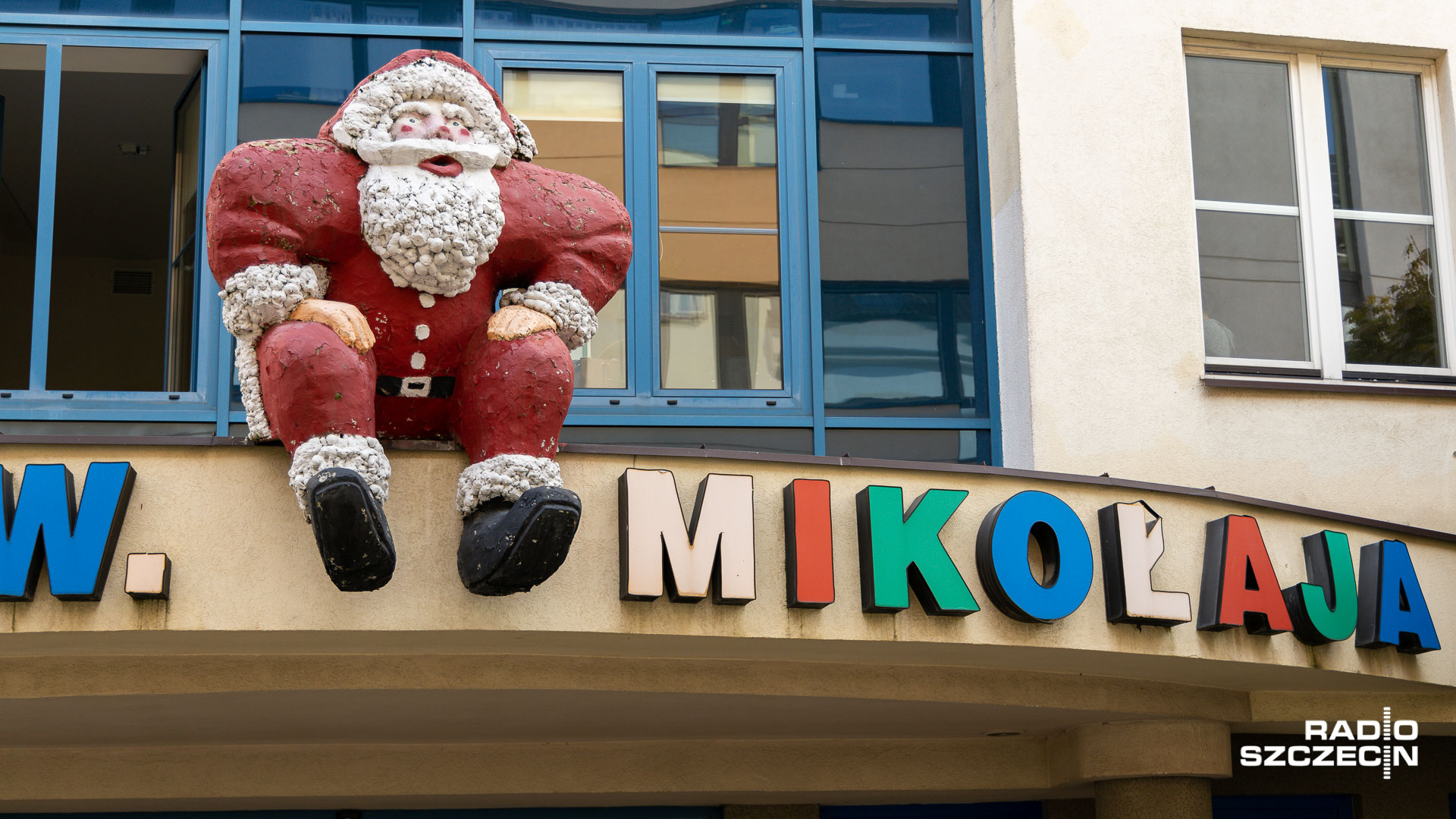 Odzew jest duży, firmy oferują swoją pomoc. Jest szansa, że stary i zniszczony Mikołaj, opuści dach kliniki szpitala przy Unii Lubelskiej w Szczecinie.