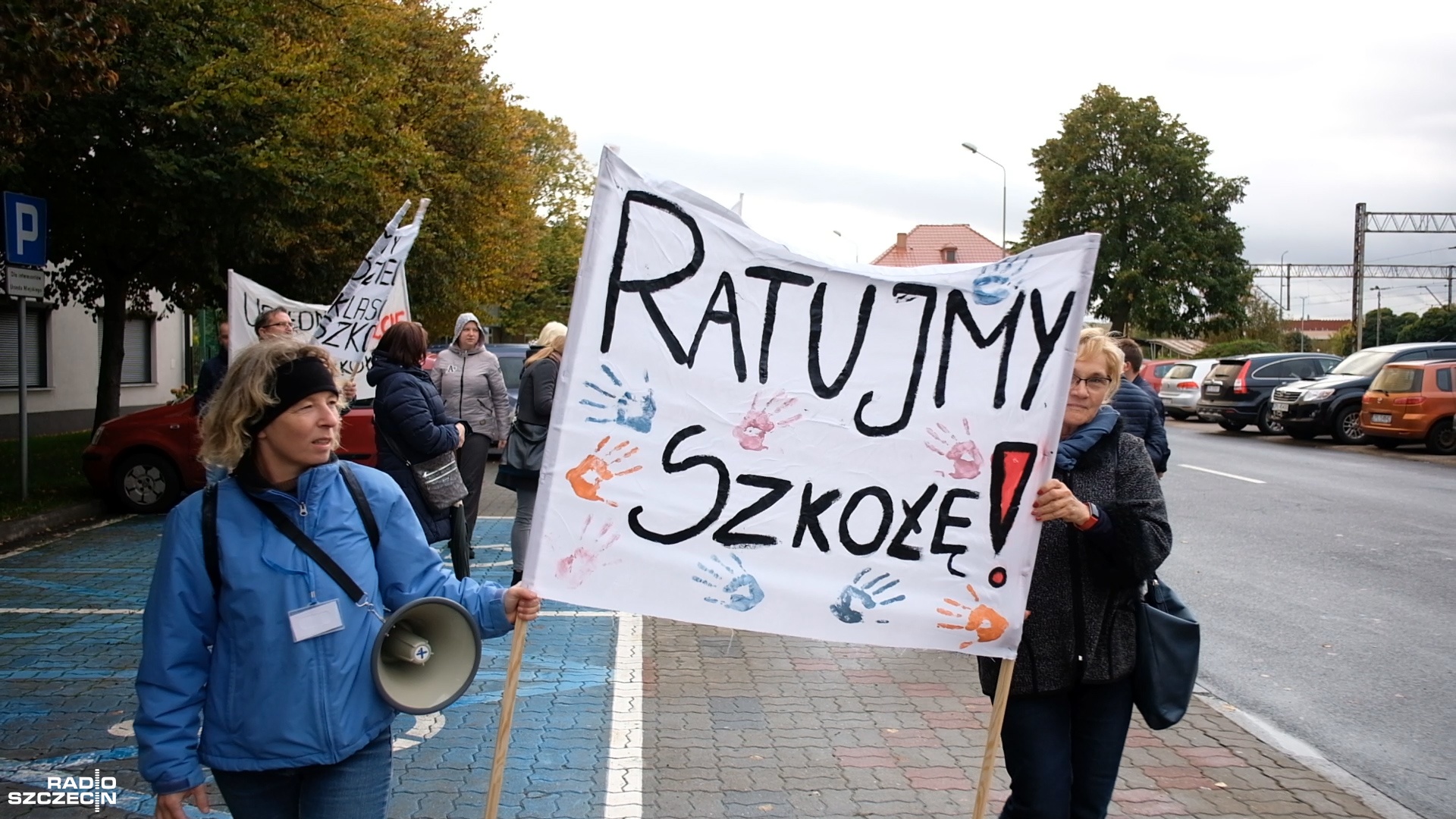 Będzie kolejna blokada drogi wojewódzkiej nr 115 w podszczecińskim Pilchowie. To efekt fiaska rozmów Rady Rodziców miejscowej Szkoły Podstawowej z władzami gminy Police. Decyzja o proteście zapadła w piątek.