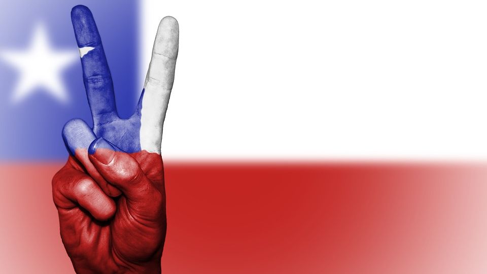 Około 1 mln 200 tys. osób manifestowało w piątek wieczorem na ulicach stolicy Chile. Demonstracja została uznana za największą w historii kraju, w którym mieszka nieco ponad 18 milionów ludzi.