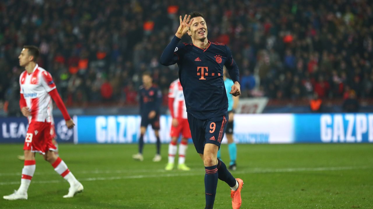Robert Lewandowski został wybrany do drużyny roku Europejskiej Unii Piłkarskiej (UEFA).