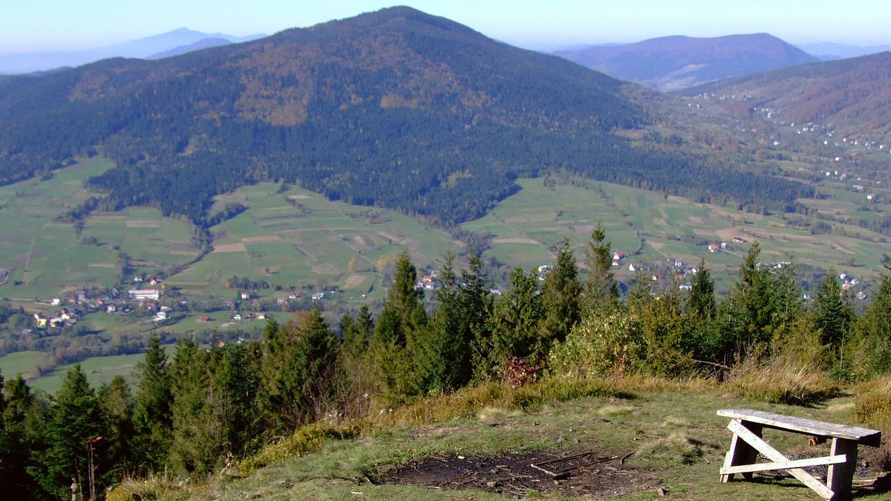 Jak mówi Łukasz Dunat, ratownik dyżurny beskidzkiej grupy GOPR, do tej pory było słonecznie.