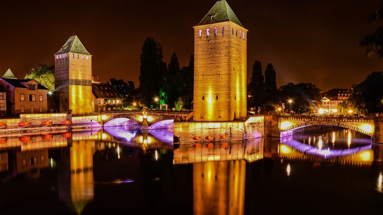 Na półtora roku więzienia skazano we Francji 62-latka za antysemickie graffiti. Sąd w Strasburgu uznał mężczyznę za winnego podżegania do nienawiści rasowej. Został on także ukarany grzywną w wysokości 1500 euro.