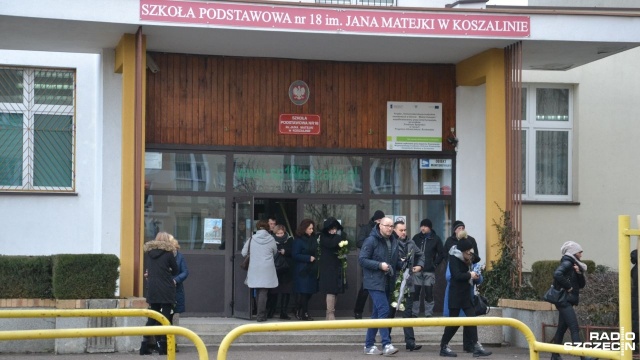 Fot. Przemysław Polanin [Radio Szczecin] Pogrzeb tragicznie zmarłych dziewczynek. "W przyjaźni były razem i w przyjaźni razem pozostaną" [WIDEO, ZDJĘCIA]