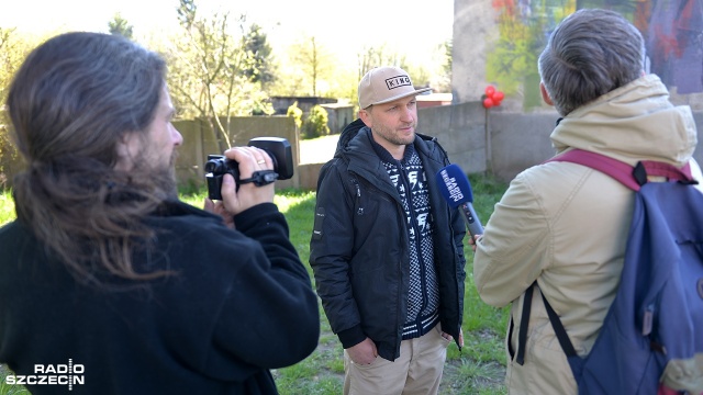 Fot. Łukasz Szełemej [Radio Szczecin] Wyjątkowe murale ozdobiły budynki na szczecińskim Skolwinie [WIDEO, ZDJĘCIA]