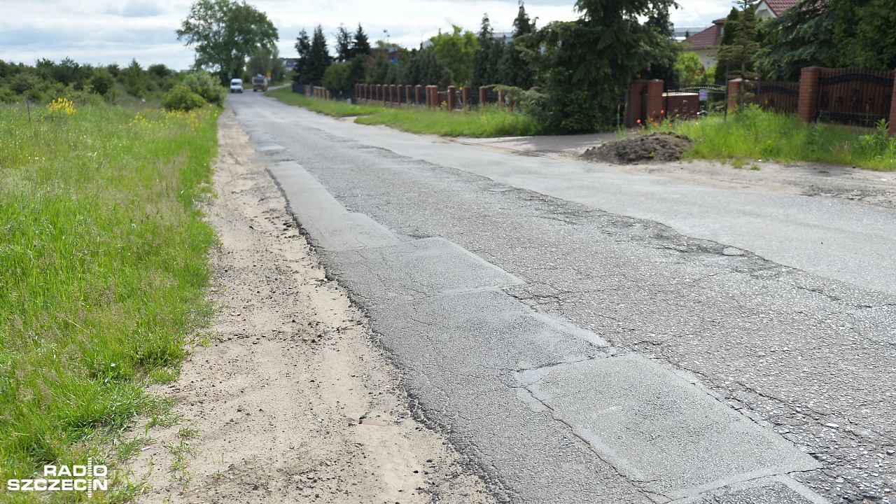 Jest zgoda na przebudowę drogi między Stobnem, a ulicą Okulickiego w Szczecinie. Przetarg na całkowity remont tego odcinka rozstrzygnęło Starostwo Powiatowe w Policach.