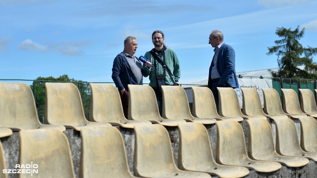 Fot. Łukasz Szełemej [Radio Szczecin] Stare krzesełka Pogoni trafią na stadion Chemika Police [ZDJĘCIA]