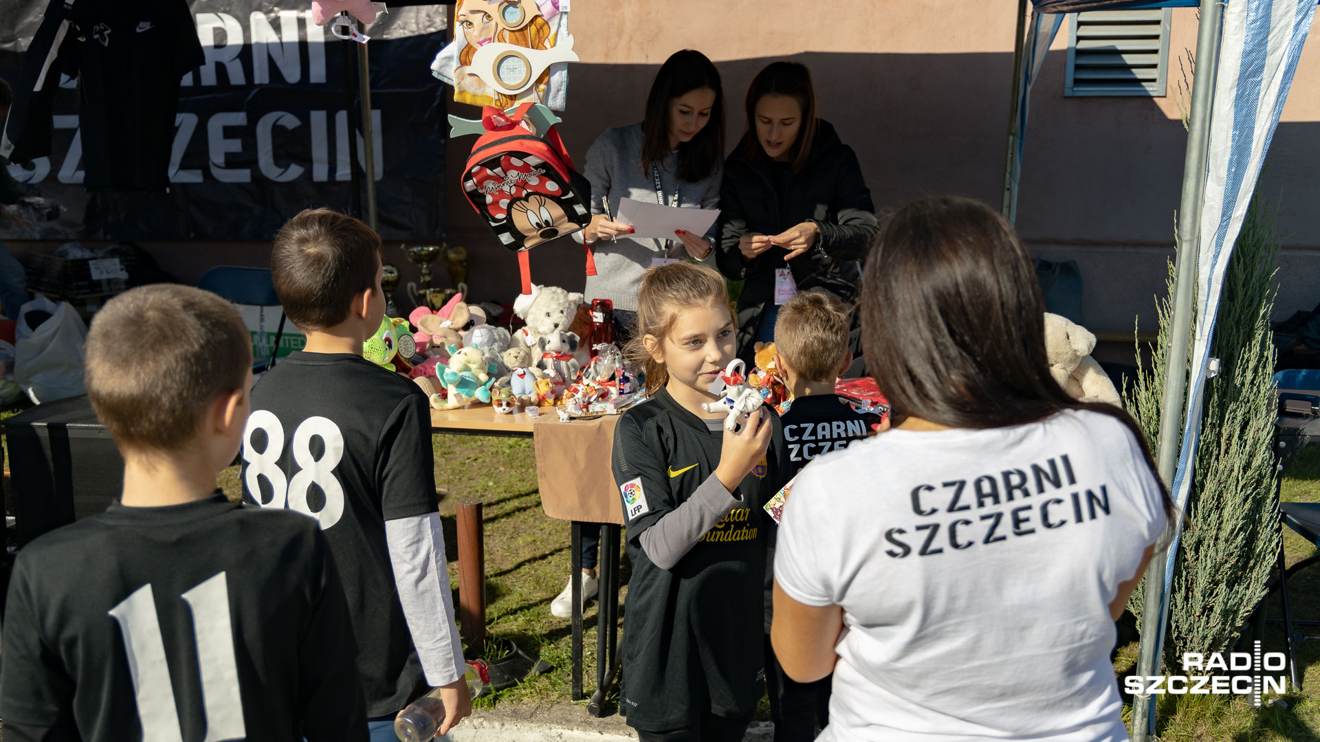 Ponad 17 tysięcy złotych udało się zebrać podczas charytatywnego festynu rodzinnego Gramy dla Hanki Firanki. To inicjatywa zawodników klubu Czarni Szczecin.