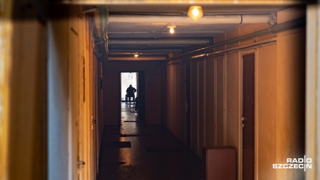 Miasto rozważa zerwanie porozumienia z mieszkańcami hotelu socjalnego w podszczecińskim Załomiu. To dlatego, że w miejsce przeprowadzanych lokatorów, meldowani są kolejni.