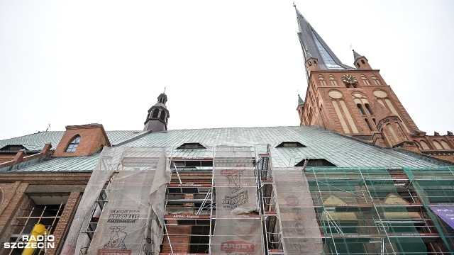 Ściana północna Katedry Świętego Jakuba w Szczecinie będzie miała gotycki wygląd. Prace już się rozpoczęły.