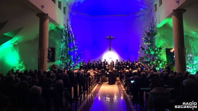 Najpiękniejsze polskie kolędy w wykonaniu artystów Opery na Zamku zabrzmiały w kościele św. Mikołaja w Szczecinie. Koncert zatytułowany został Cicha noc.