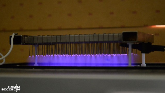 Oczyszczają powietrze piorunami. Tak w dużym uproszczeniu można opisać nową technologię, którą testują naukowcy Zachodniopomorskiego Uniwersytetu Technologicznego.