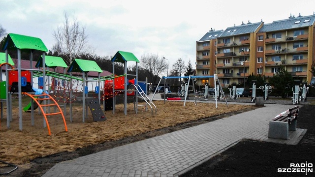 Mieszkańcy Kijewa już niebawem będą mogli korzystać z nowych atrakcji. Zakończył się pierwszy etap zagospodarowania placu rekreacyjno-sportowego przy ulicy Tarpanowej.