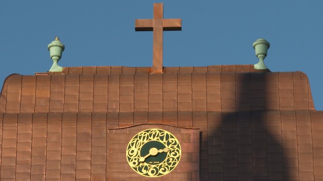 Nowy zegar odmierza czas na wieży Sanktuarium Najświętszego Serca Pana Jezusa w Szczecinie. Pojawił się przy okazji remontu hełmu wieży kościoła.