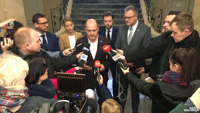 Prezydent Szczecina komentuje dramat w Gdańsku: - Atak na Pawła Adamowicza był także atakiem na polskie państwo, bo miał miejsce, gdy pełnił on swoją funkcję - mówił w poniedziałek Piotr Krzystek.