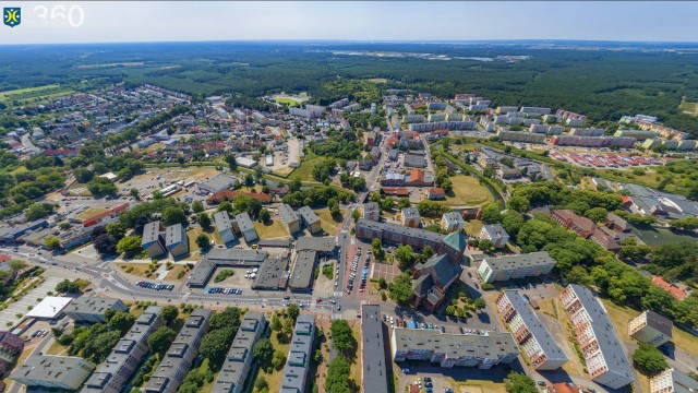 Była sesja nadzwyczajna w Goleniowie, ale decyzji o bonifikatach za przekształcenie użytkowania wieczystego nie ma. Projekt uchwały radnych opozycji o najwyższej 98 zniżce trafił do prac komisji budżetu.