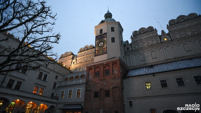 Tłumy szczecinian odwiedziły Zamek Książąt Pomorskich w 528. rocznicę ślubu księcia Bogusława X z Anną Jagiellonką. Z tej okazji pracownicy Zamku przedstawili historię budowli, mówili m.in. o jej modernizacji po zakończeniu II wojny światowej.