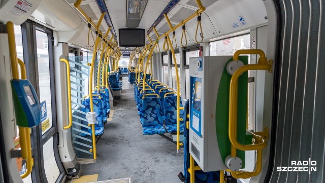 Piętnaście minut na przedstawienie sprawy i informacja, że dyskusja na ten temat odbędzie się za dwa tygodnie, czyli już po lutowej sesji szczecińskiej rady miasta - tak wyglądało posiedzenie komisji szczecińskich radnych, którzy mieli zająć się sprawą darmowych biletów komunikacji dla kibiców Pogoni Szczecin.