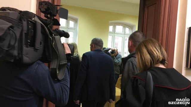 Ruszył proces mężczyzny, który podając się za znachora leczył pacjentkę z rakiem piersi. Krzysztof Ż. specjalizował się w irydologii, polegającej na czytaniu z oczu i stawianiu na tej podstawie diagnoz.
