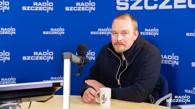 Na co dzień jest policjantem i zajmuje się tropieniem zabytków, ale ma też swoją muzyczną stronę. Komisarz Marek Łuczak był gościem piątkowych Rozmów pod krawatem.