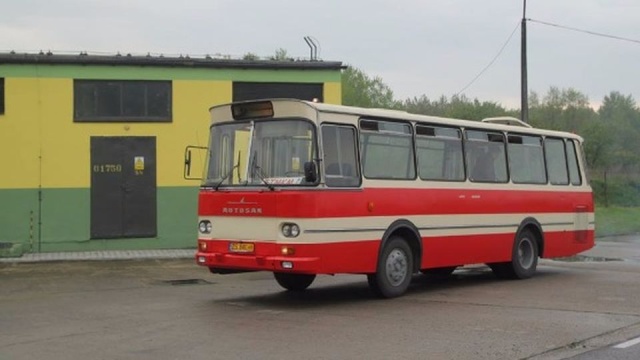 Potrzebne pieniądze na remont zabytkowego autobusu - zbiórkę w internecie zorganizowało Szczecińskie Towarzystwo Miłośników Komunikacji Miejskiej. Fundusze potrzebne są na odnowienie Autosana H9-35 z 1991 roku. Potrzebne jest 5 tys. złotych.