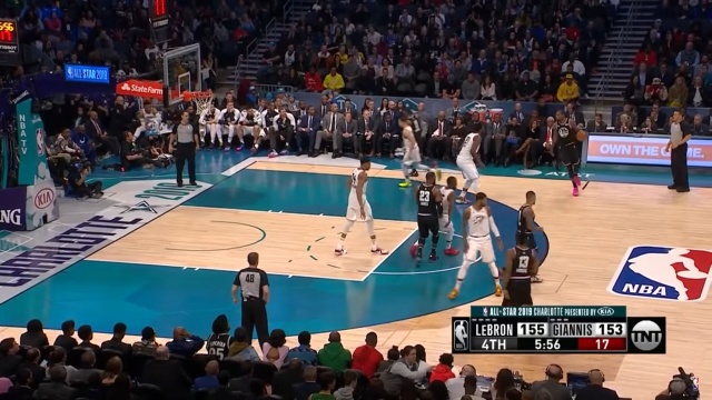Drużyna LeBrona Jamesa wygrała mecz gwiazd w koszykarskiej lidze NBA. Gracze Jamesa pokonali drużynę Giannisa Antetokounmpo 178:164 (37:53, 45:42, 50:36, 46:33).