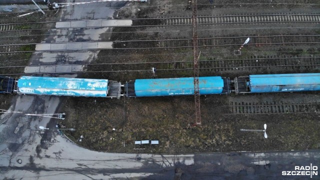 U zbiegu ulicy Lipowej i Nad Odrą na szczecińskim Gocławiu wykoleił się pociąg.