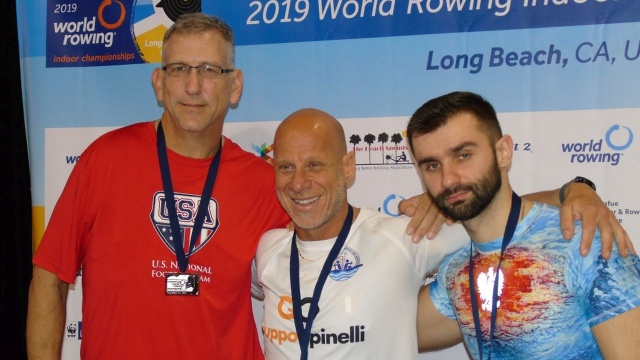 Dwa medale złoty i brązowy zdobyli zawodnicy Startu Szczecin w Mistrzostwach Świata, na ergometrze wioślarskim sportowców niepełnosprawnych, zakończonych w Long Beach w Stanach Zjednoczonych.