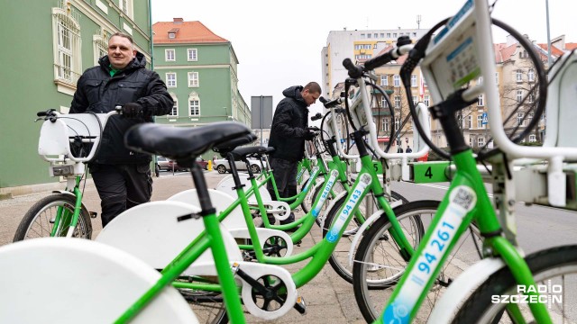 Szczecińskie rowery miejskie rozpoczynają sezon. W piątek rano system ma być gotowy w stu procentach - zapewniają urzędnicy.