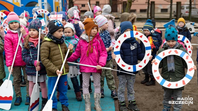 Rejs po Europie dla młodych szczecinian - udział wziąć może każdy, ale trzeba się spieszyć. Lovis, bo tak nazywa się czteromasztowiec, który wyruszy w maju w podróż, odwiedzi takie miasta jak Rostock czy Malm.