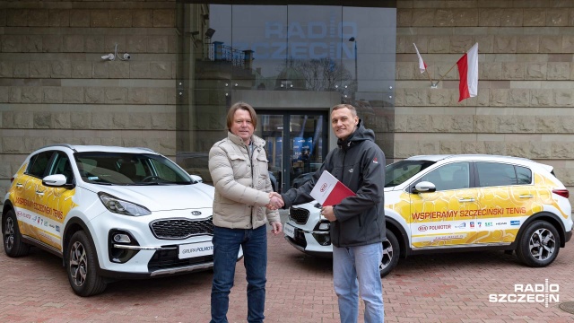 Grupa Polmotor przekazała Szczecińskiej Akademii Tenisowej dwa nowe samochody marki Kia Sportage.