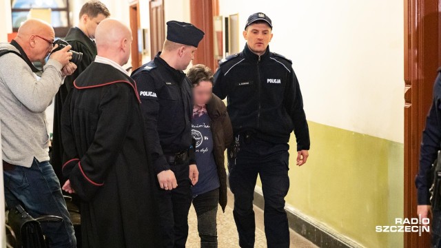 Urodziła dziecko w wiadrze na działce, czekała aż się utopi w wodach płodowych, a potem zawinęła w reklamówkę i wyrzuciła zwłoki do śmietnika.