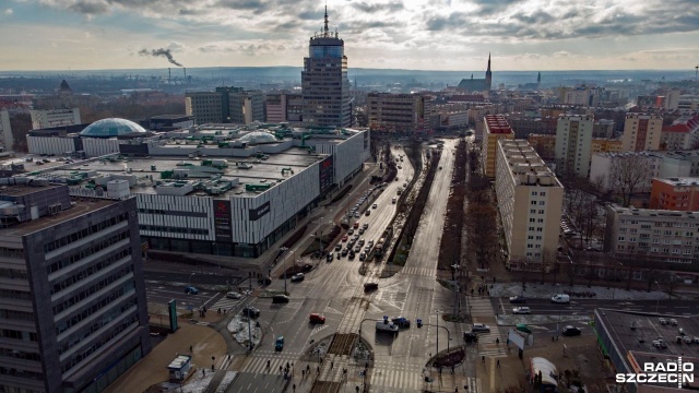 Wprowadzimy patrol interwencyjny. Centrum handlowe Galaxy reaguje na zgłoszenia o młodych, często pijanych i agresywnych bywalcach galerii. Młodzież często przesiadująca w jej okolicach zostawia po sobie bałagan, bywa też hałaśliwa i przeszkadza klientom oraz pracownikom.