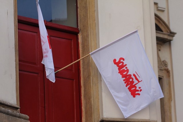 Oświatowa Solidarność podczas spotkania, które odbywa się w Krakowie, w siedzibie Małopolskiego Kuratorium Oświaty - zdecydowała o ogólnopolskim proteście nauczycieli.