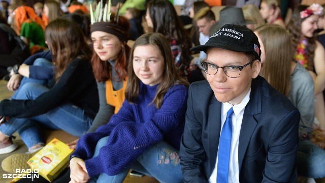 Prezentacje multimedialne w języku angielskim, propagowanie kultury anglosaskiej oraz rady jak wyjechać na studia za granicę - w piątek w szczecińskim Pobożniaku podsumowanie Dni Kultury Krajów Anglojęzycznych, które trwają od środy.