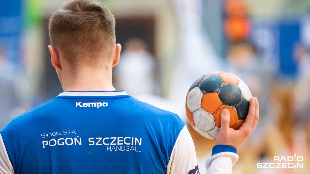 Piłkarze ręczni Sandry SPA Pogoni nie sprawili niespodzianki w 23. kolejce rozgrywek o mistrzostwo Polski. Szczecinianie we własnej hali przegrali w sobotę z wyżej notowanymi Azotami Puławy 30:37.