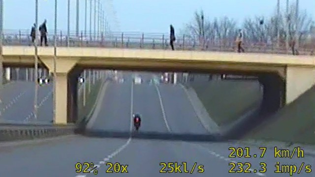 24-latek przekroczył prędkość o 140 kmh, bo w tym miejscu jest ograniczenie do 70-tki. Do zdarzenia doszło w czwartek.
