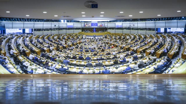 Pojedynek gigantów - tak o zbliżających się eurowyborach w regionie mówią goście audycji Radio Szczecin na Wieczór.