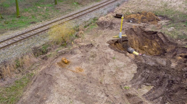 Bombę z okresu II wojny światowej odnaleziono w okolicach Zakładów Chemicznych Police - informuje sierżant sztabowy Katarzyna Leśnicka, rzecznik prasowy Komendanta Powiatowego Policji w Policach.