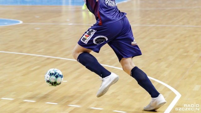 Karol Czyszek z Pogoni 04 Szczecin został powołany do reprezentacji Polski w futsalu na towarzyskie mecze z Brazylią.